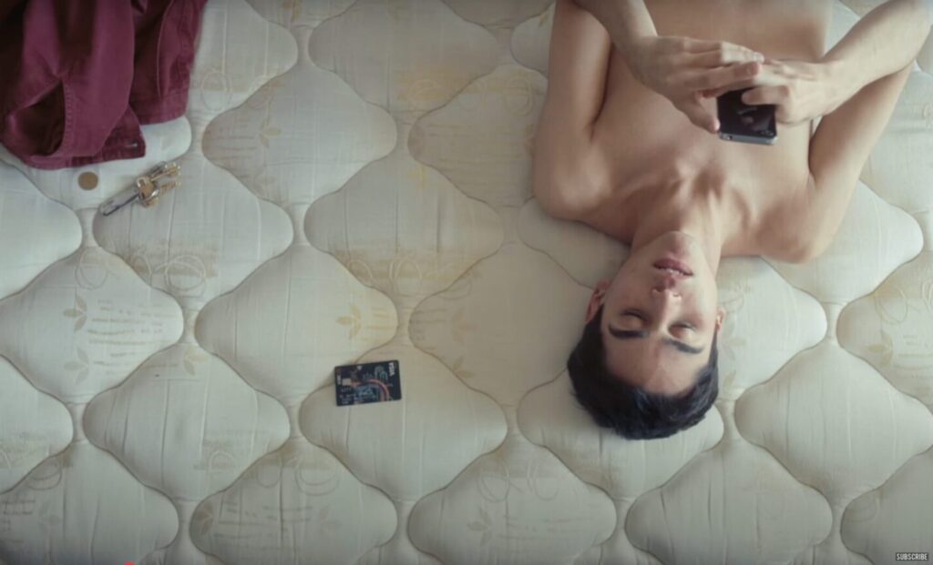 Queerguru’s Riz Fatah reviews ‘A FEW FEET AWAY’ that takes a look at modern dating culture
